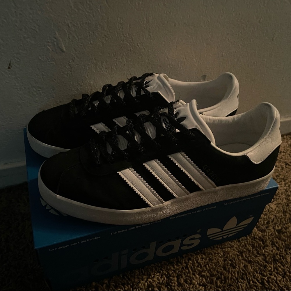 Nice adidas gazelle